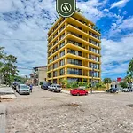 Brand New 2Br Apt Right Next To City Center - Pool