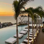 New! Luxury 2Bd 2Ba Romantic Zone Largest Pool In Pv Sea View Balcony