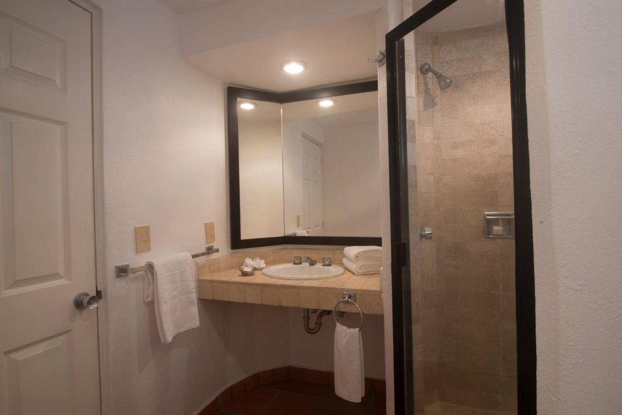One Street Hotel *