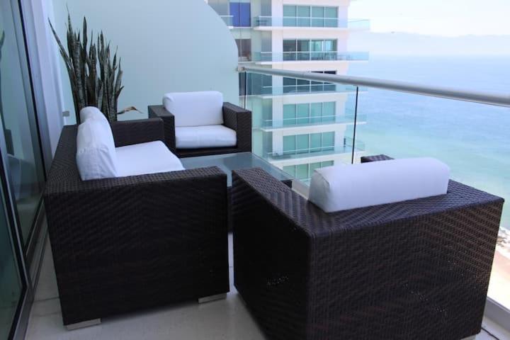 Beachfront Peninsula Apartment Puerto Vallarta